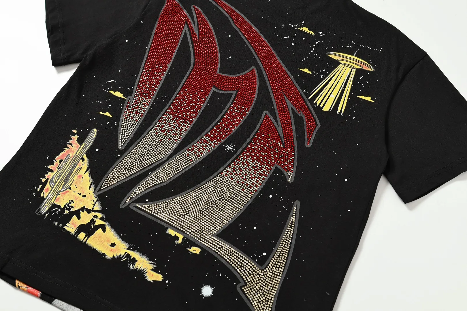 E 8107# Black ｜ MIXED EMOTION In Stock T （fabric):32 Sizes（size）：S-M L X L ： （ A ） （colour）： Black 👉